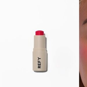 REFY LIP BLUSH Guava
Sheer, tinted blurring lip balm